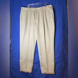 Roundtree & Yorke Men's Light Tan Dress Pants